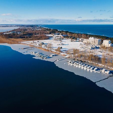 Grand Ht Houseboats - Domki Na Wodzie - Sauna, Jacuzzi, Kominek Mielno  Eksteriør billede