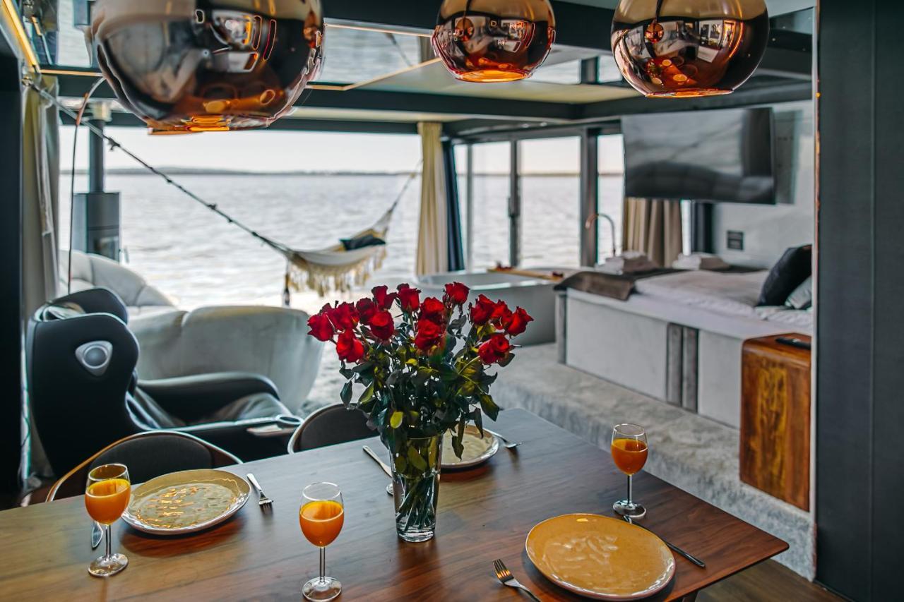 Grand Ht Houseboats - Domki Na Wodzie - Sauna, Jacuzzi, Kominek Mielno  Eksteriør billede