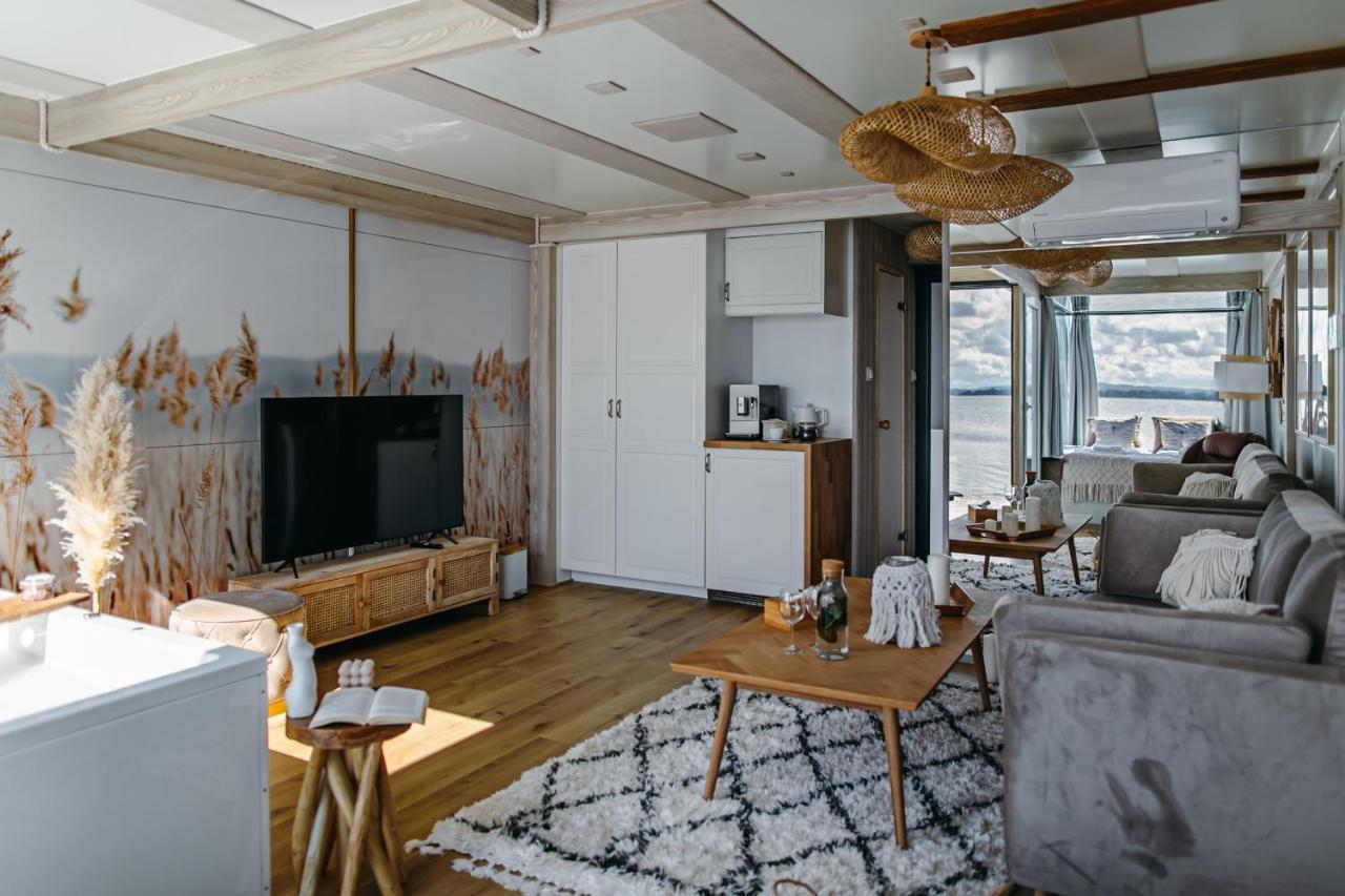 Grand Ht Houseboats - Domki Na Wodzie - Sauna, Jacuzzi, Kominek Mielno  Eksteriør billede