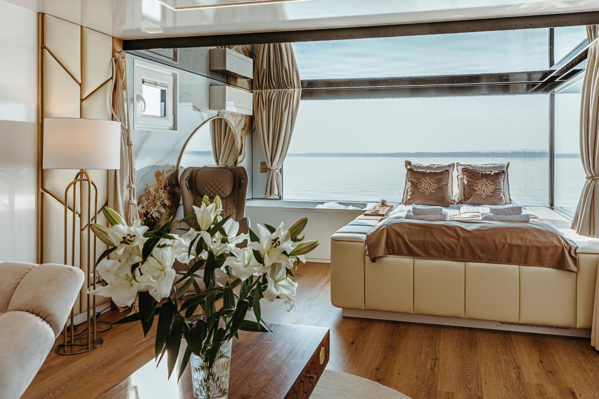 Grand Ht Houseboats - Domki Na Wodzie - Sauna, Jacuzzi, Kominek Mielno  Eksteriør billede