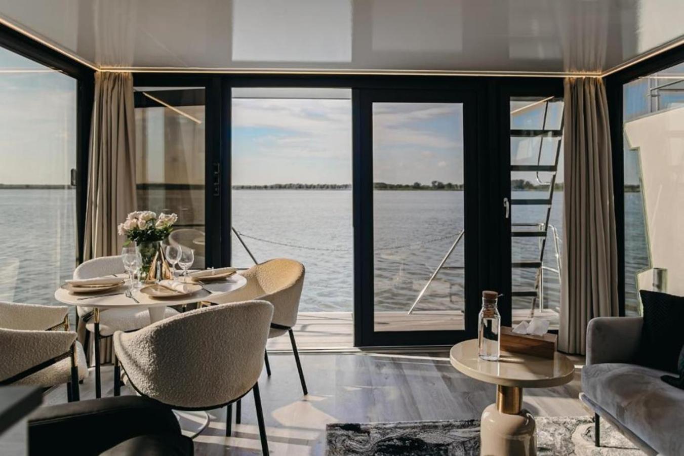 Grand Ht Houseboats - Domki Na Wodzie - Sauna, Jacuzzi, Kominek Mielno  Eksteriør billede