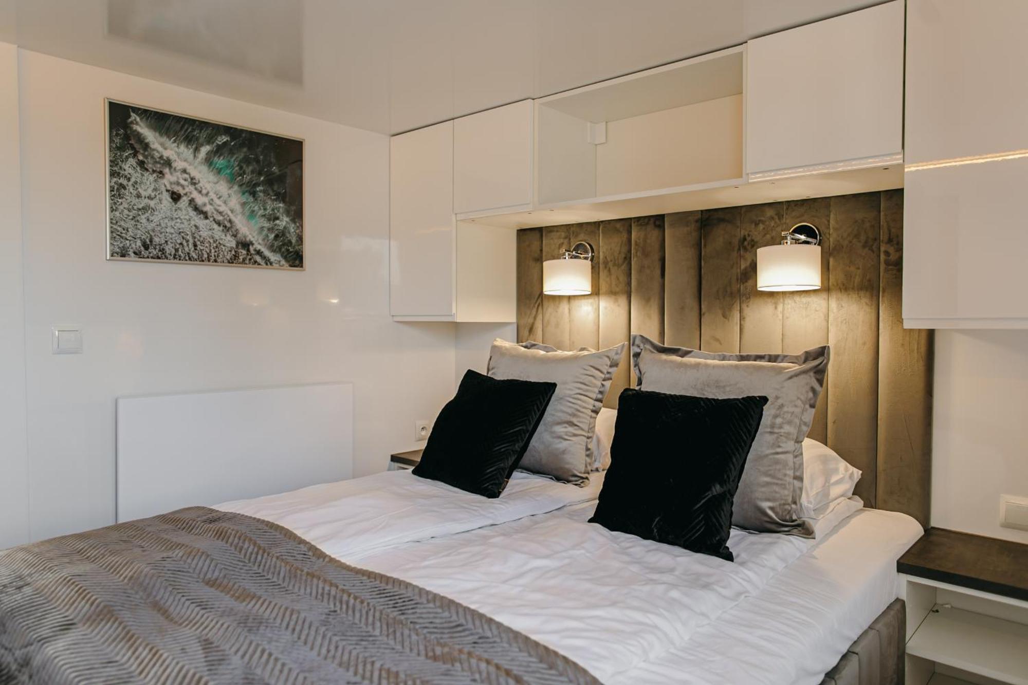 Grand Ht Houseboats - Domki Na Wodzie - Sauna, Jacuzzi, Kominek Mielno  Værelse billede